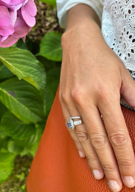 Anel LEILONIE em ouro branco 18K com diamantes e tanzanita.
