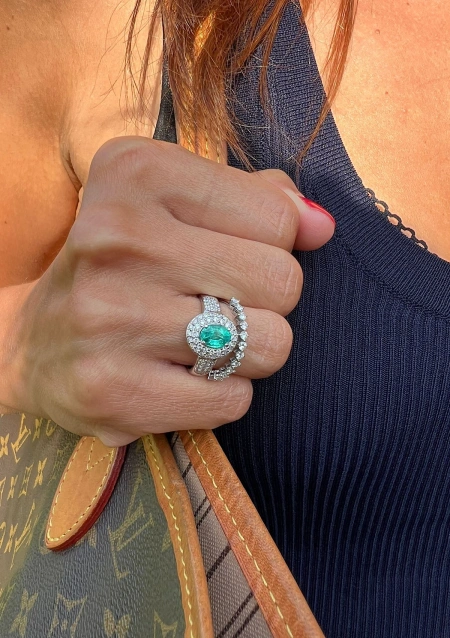 LEILONIE 18K white gold brilliant cut diamonds pave set and emerald