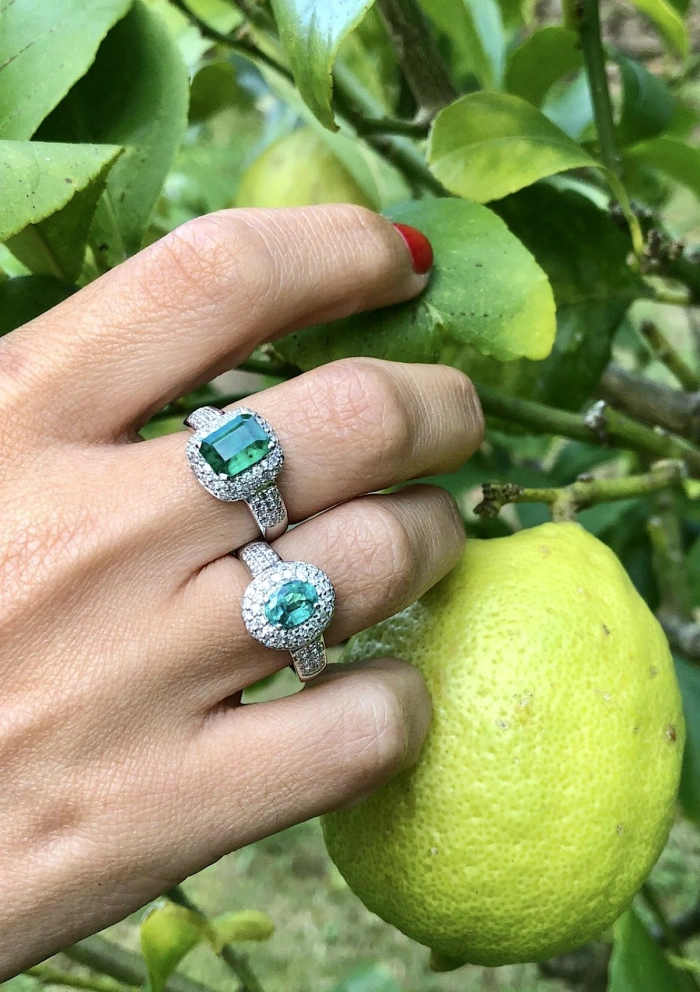 LEILONIE 18K white gold brilliant cut diamonds pave set and emerald