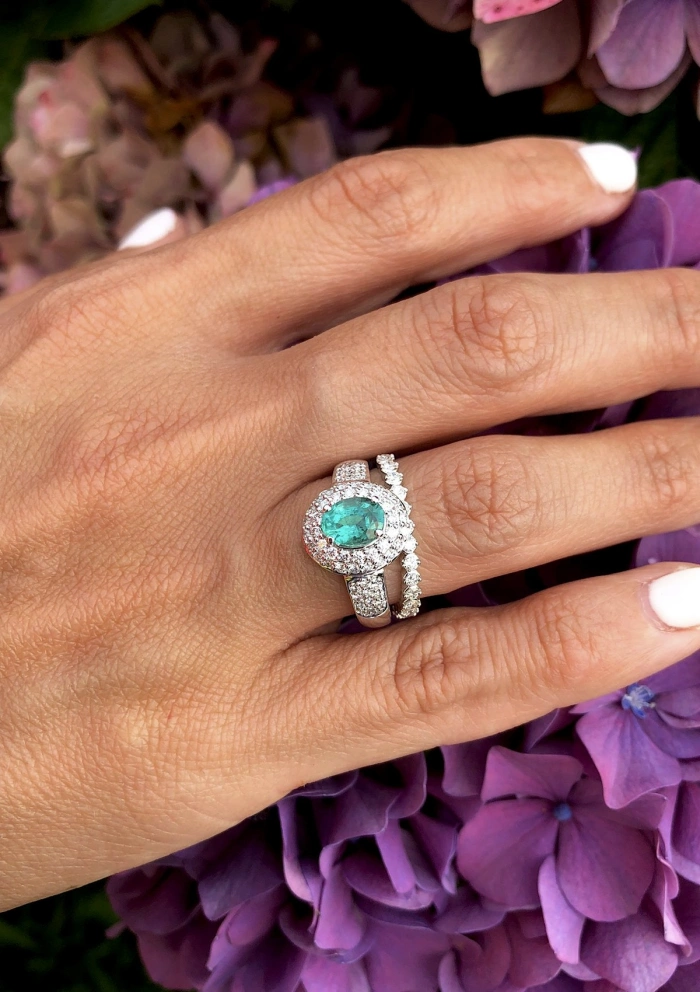 LEILONIE 18K white gold brilliant cut diamonds pave set and emerald