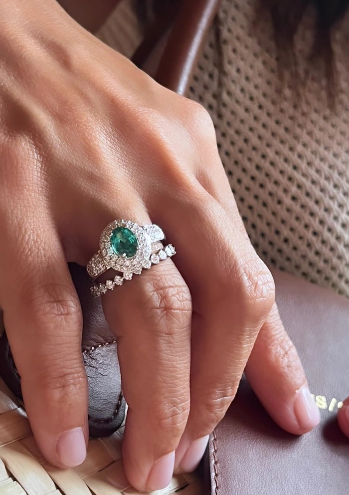 LEILONIE 18K white gold brilliant cut diamonds pave set and emerald