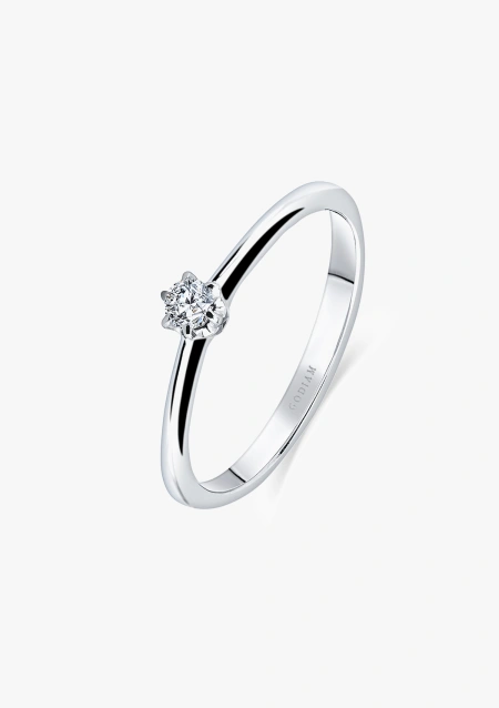 ORLY 18K gold with a brilliant cut diamond solitaire ring