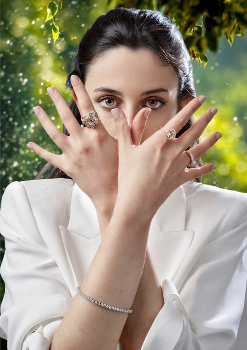 Anillo ELSA en oro rosa de 18 quilates con diamantes y morganita oval