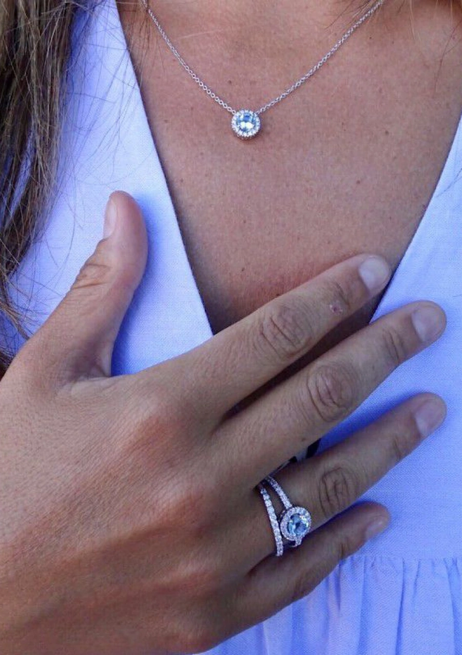 AMALFI 18K white gold pendant with diamonds and aquamarine.