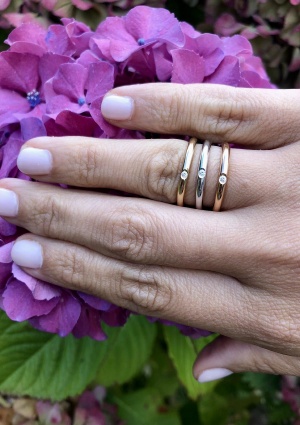 UNITY 18K rose gold with a single brilliant cut diamond 2