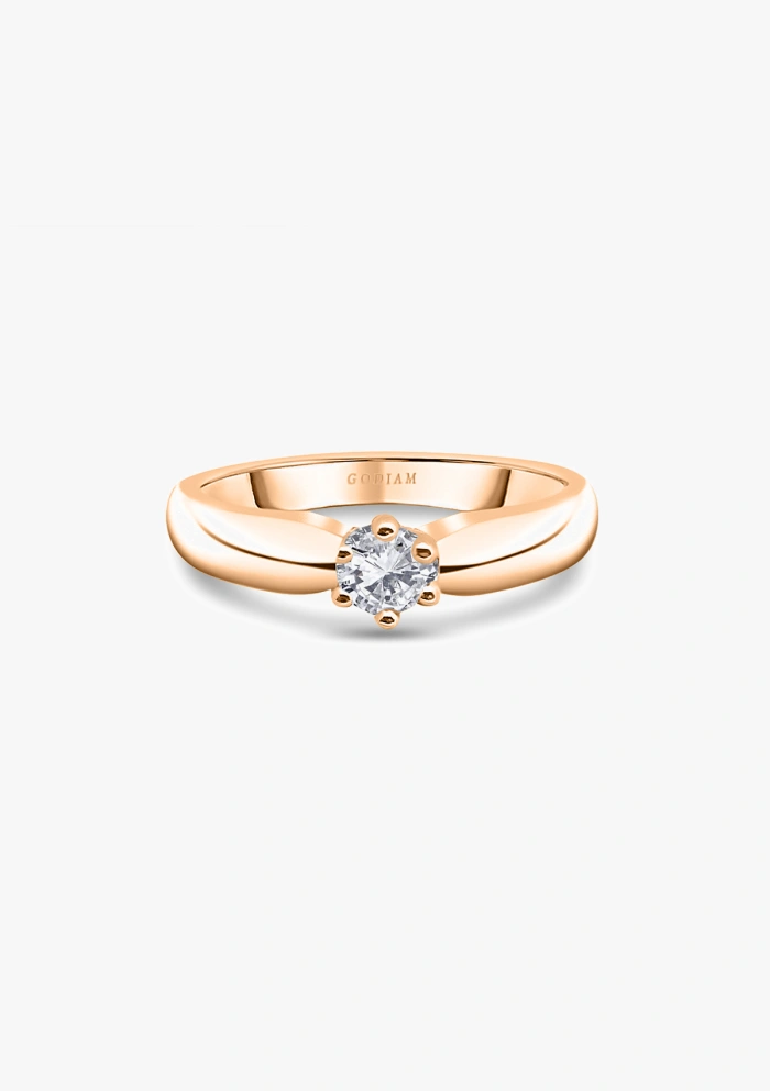 FINISTERRE 18K rose gold with a diamond solitaire ring.