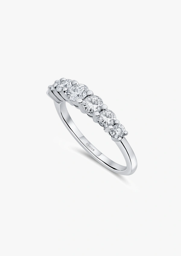 Anel meia aliança MACARENA em ouro 18K com 7 diamantes de lapidação brilhante em degradê 2