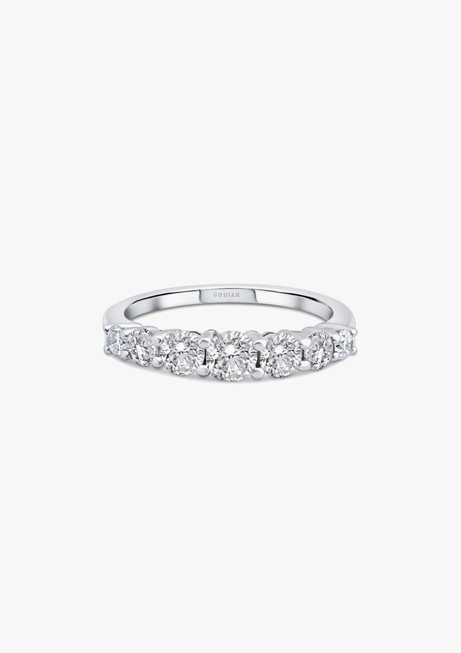 Bague demi alliance MACARENA en or 18K et diamants.