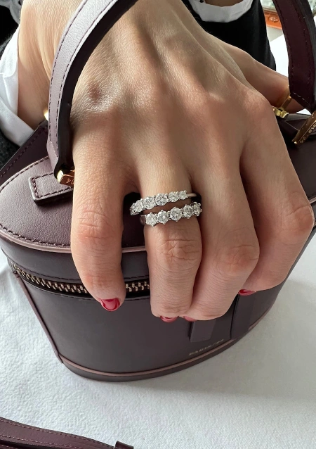 MACARENA 18K gold 7 diamonds half eternity band ring.