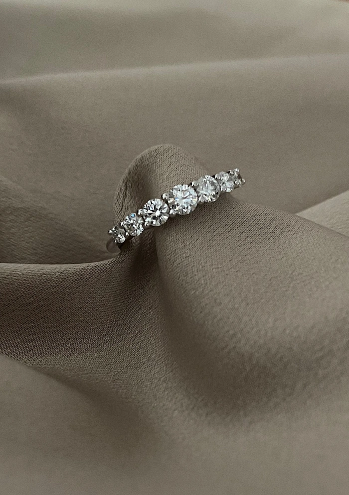 MACARENA 18K gold 7 diamonds half eternity band ring.