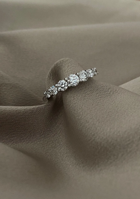 MACARENA 18K gold 7 diamonds half eternity band ring.