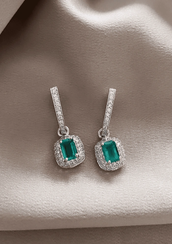 COVADONGA 18K white gold diamonds and emeralds earrings.