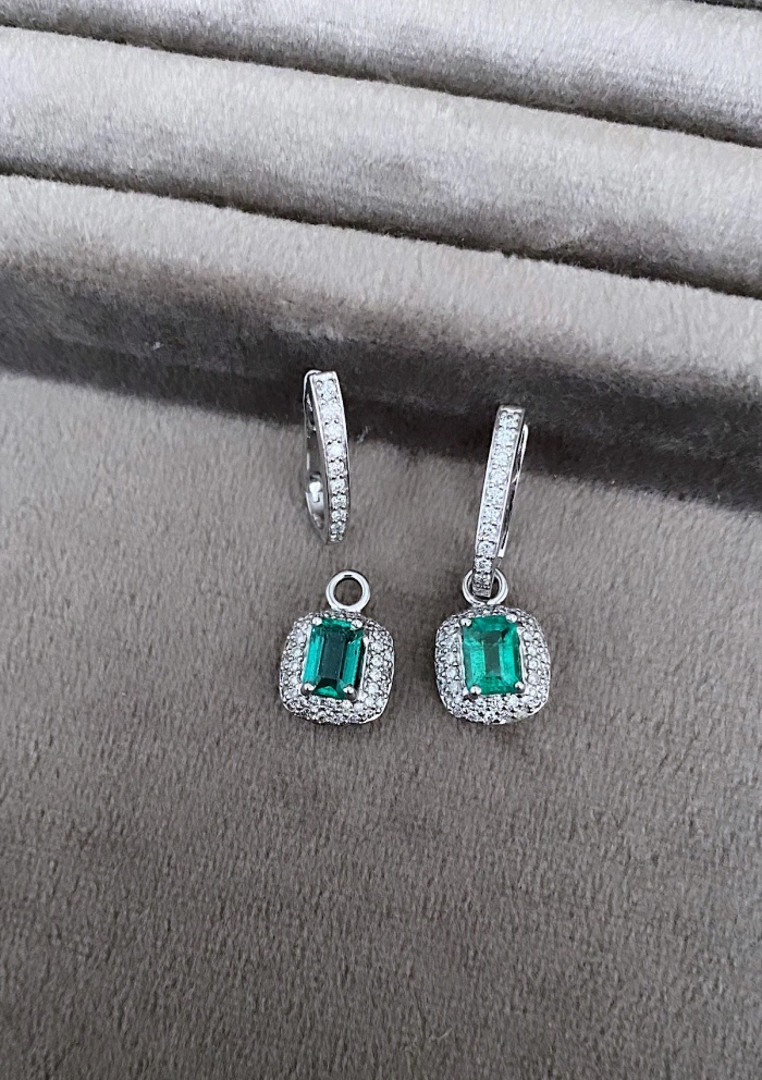 COVADONGA 18K white gold diamonds and emeralds earrings.