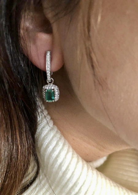 COVADONGA 18K white gold diamonds and emeralds earrings.