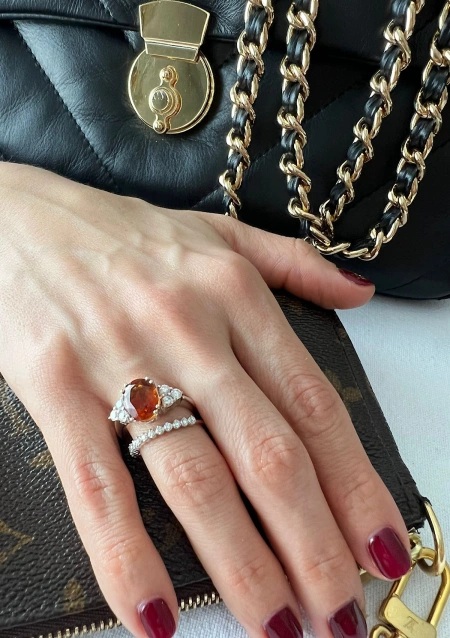Anillo GALILEA en oro blanco de 18K con diamantes y topacio naranja