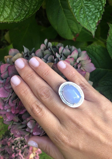 GRACE 18K white gold with diamonds and chalcedony maxi ring.