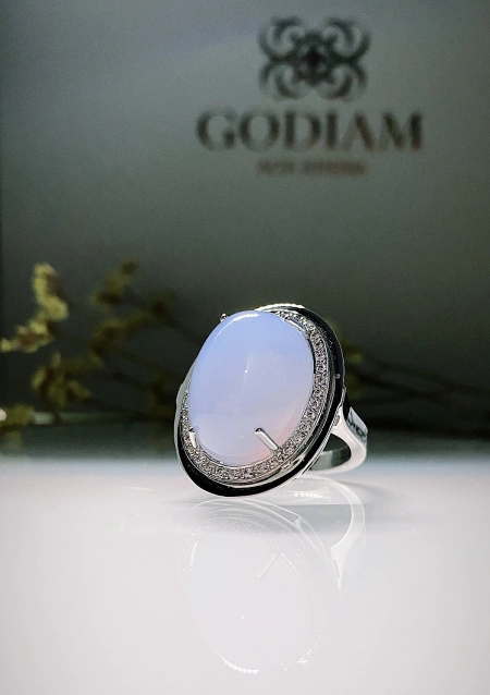 GRACE 18K white gold with diamonds and chalcedony maxi ring.