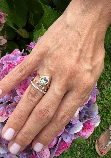 INDIA 18K yellow gold with diamonds and prasiolite ring.