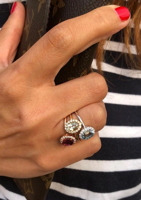 Anillo INDIA en oro blanco de 18 quilates con diamantes y aguamarina
