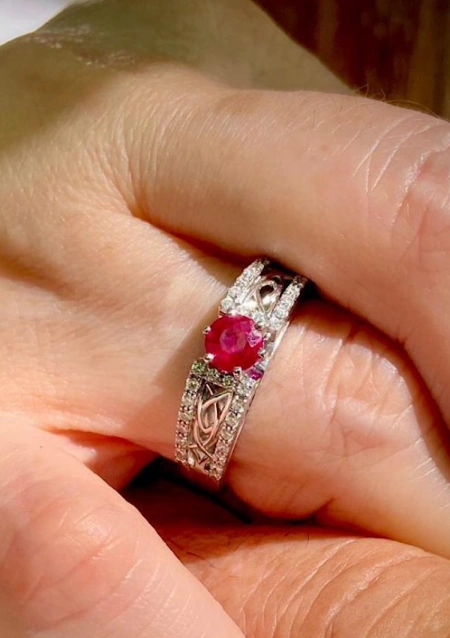 NURIA 18K white gold with diamonds and ruby ring.