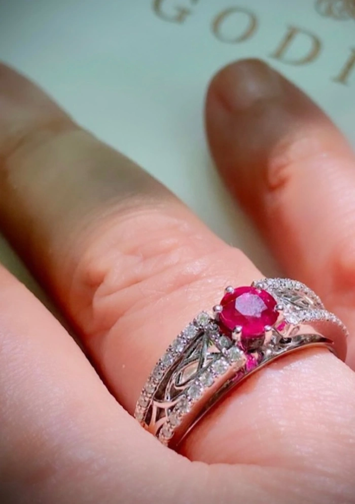 NURIA 18K white gold with diamonds and ruby ring.
