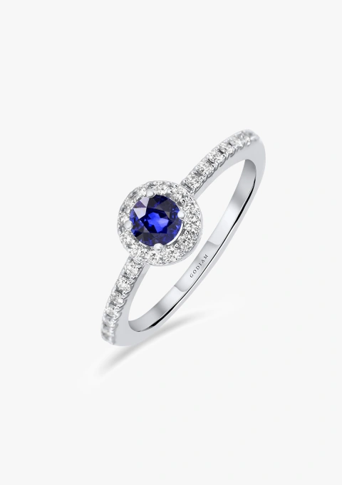 Anillo ROUND BLUE en oro de 18K con halo de diamantes y zafiro azul|Anillos con Zafiros|Godiam Alta Joyería