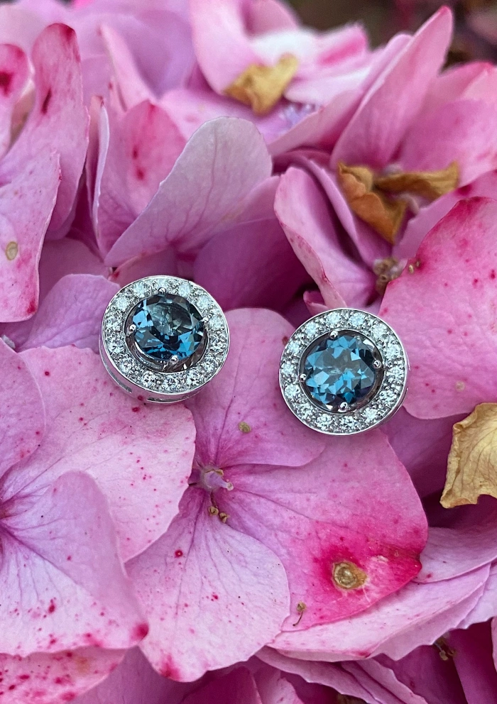 Pendientes BORA BORA en oro blanco 18K con diamantes y topacios LB