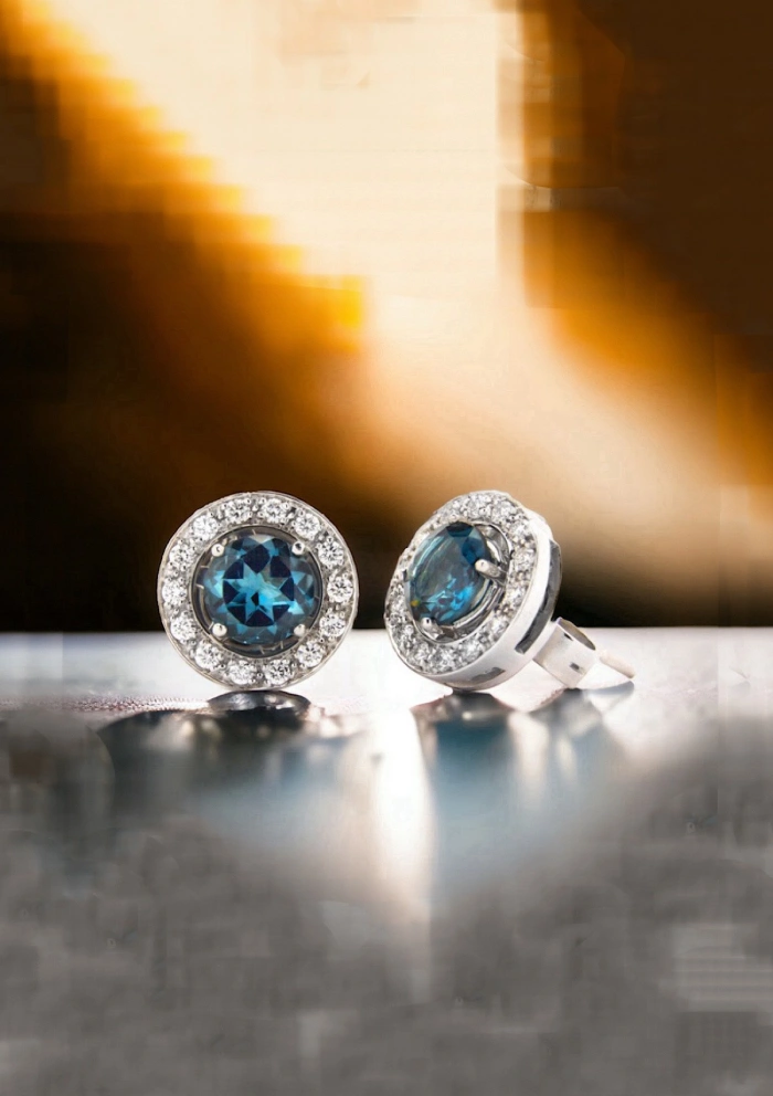 Pendientes BORA BORA en oro blanco 18K con diamantes y topacios LB