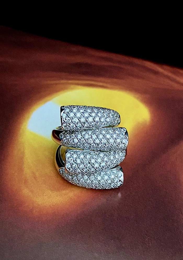Anillo maxi SOCHI en oro blanco de 18K y pavé de diamantes|LUXURY BY GODIAM|Godiam Alta Joyería