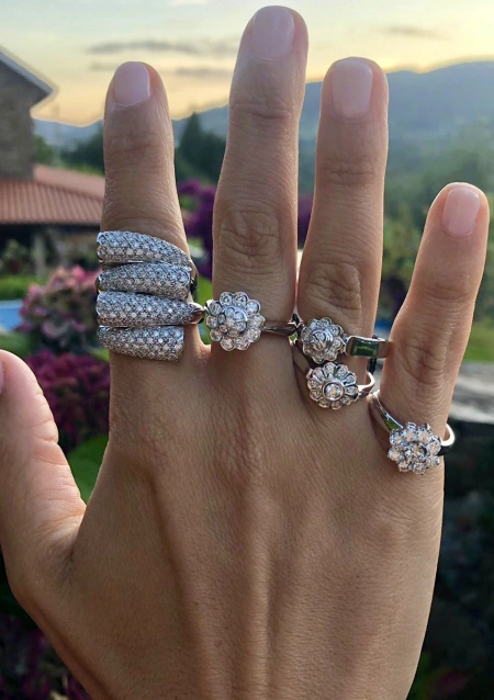 SOCHI 18K white gold with brilliant cut diamonds maxi ring.