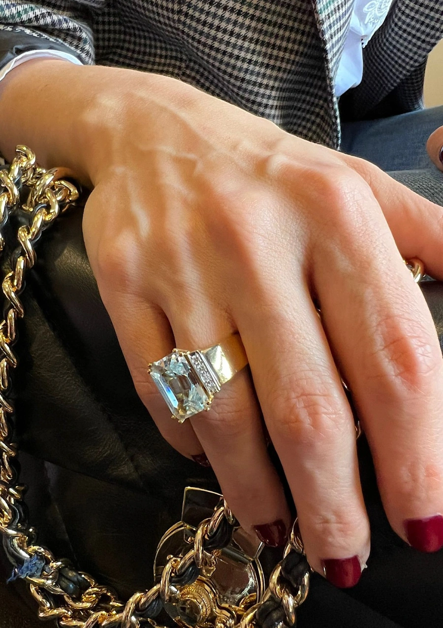 Anel maxi CALMA em ouro 18K com diamantes e água-marinha