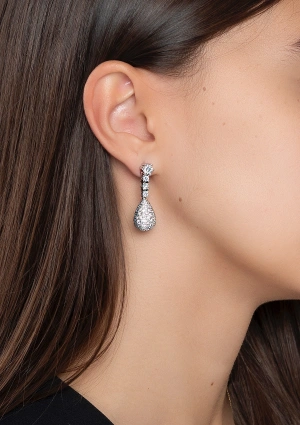 Brincos desmontáveis ALHAMBRA em ouro branco 18K e diamantes de lapidação brilhante 2