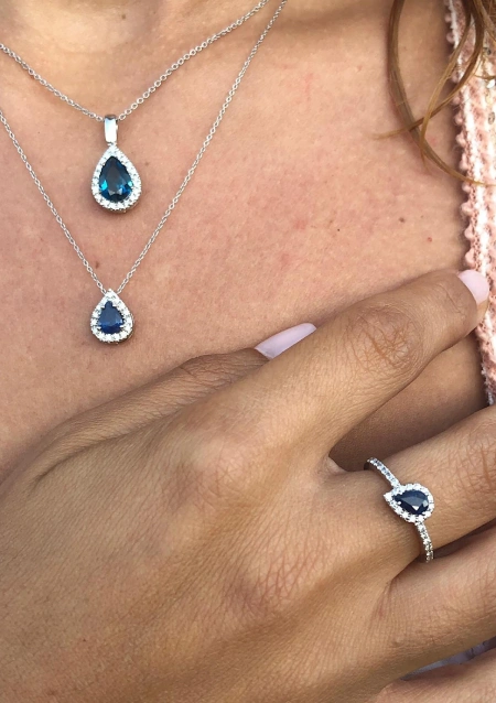 MORAIRA 18K white gold diamonds and blue sapphire pendant.