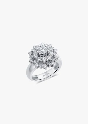 Anillo VEGA en oro blanco de 18K con orla de diamantes talla brillante en tres alturas