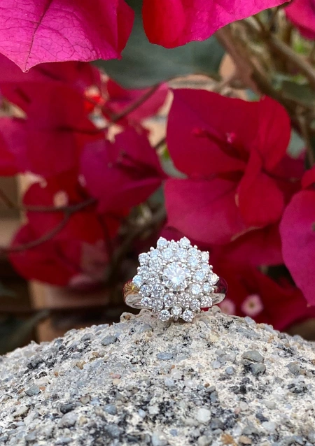 VEGA 18K white gold and brilliant cut diamonds rosette ring.