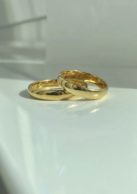 Alliance demi-ronde GODIAM CLASSICS en or 18 carats.