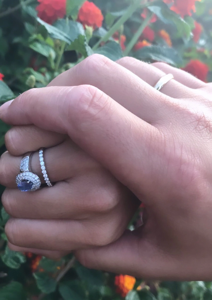 Aliança meia cana GODIAM CLASSICS em ouro 18 quilates.