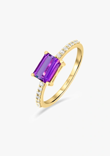SONREIRAS 18K yellow gold with brilliant cut diamonds topped by a baguette cut amethyst ring