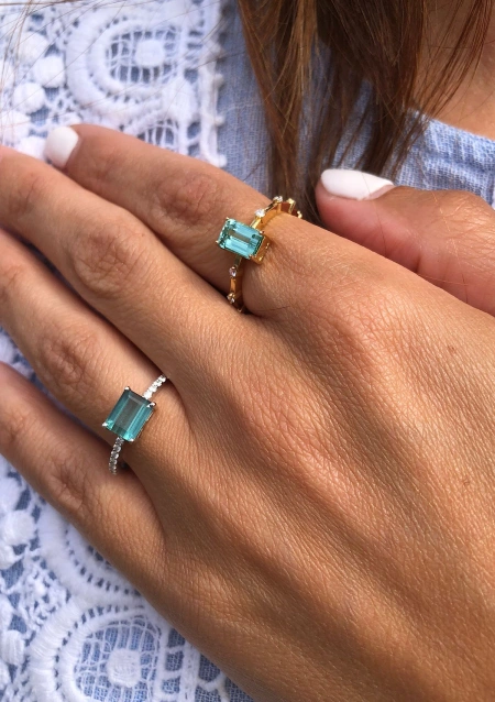 SONREIRAS 18K white gold diamonds and blue tourmaline ring.