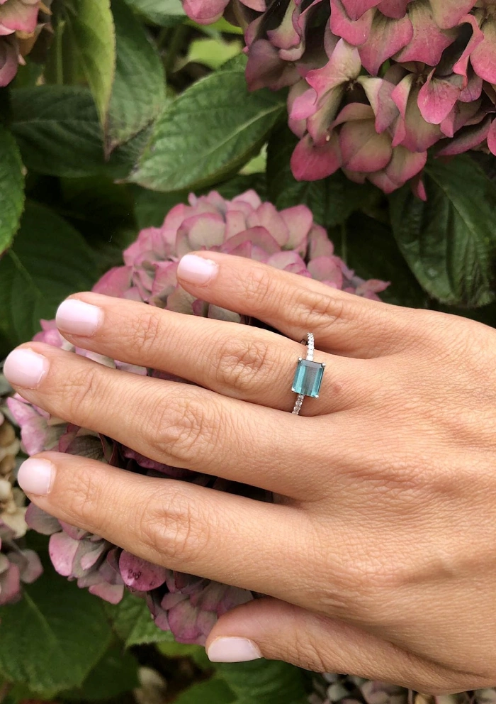 SONREIRAS 18K white gold diamonds and blue tourmaline ring.