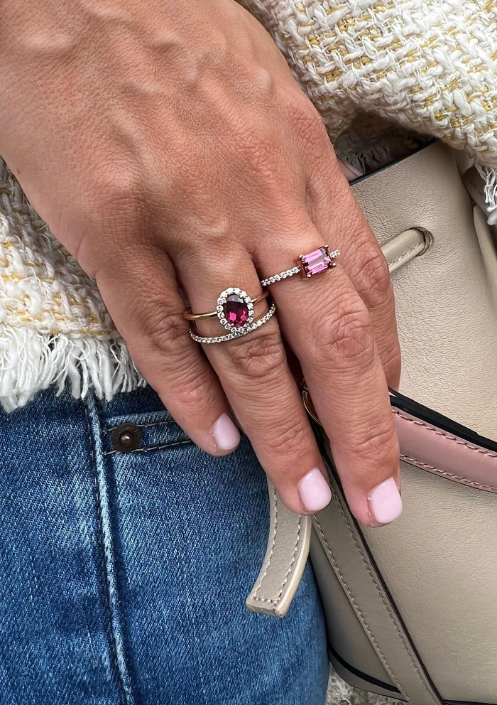 Anillo SONREIRAS en oro rosa de 18K con diamantes y turmalina rosa|Anillos con Otras Gemas Naturales|Godiam Alta Joyería