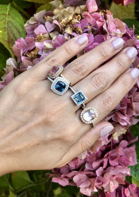 LUCÍA 18K white gold diamonds and London Blue topaz ring.