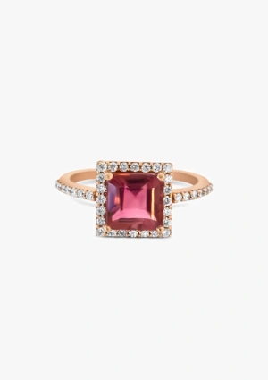 LUCÍA 18K rose gold with brilliant cut diamonds halo topped by a princess cut pink tourmaline ring 2