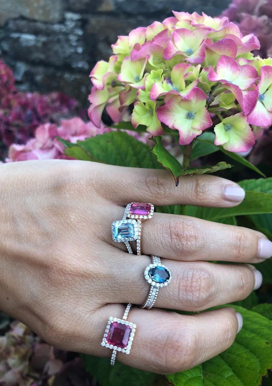 Bague LUCÍA or rose 18K avec diamants et tourmaline rose.