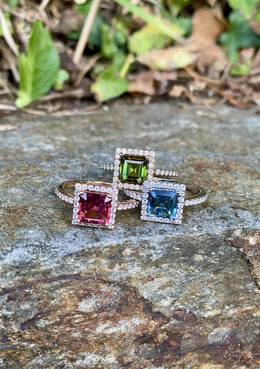 Anel LUCÍA em ouro rosa 18K diamantes e turmalina rosa.