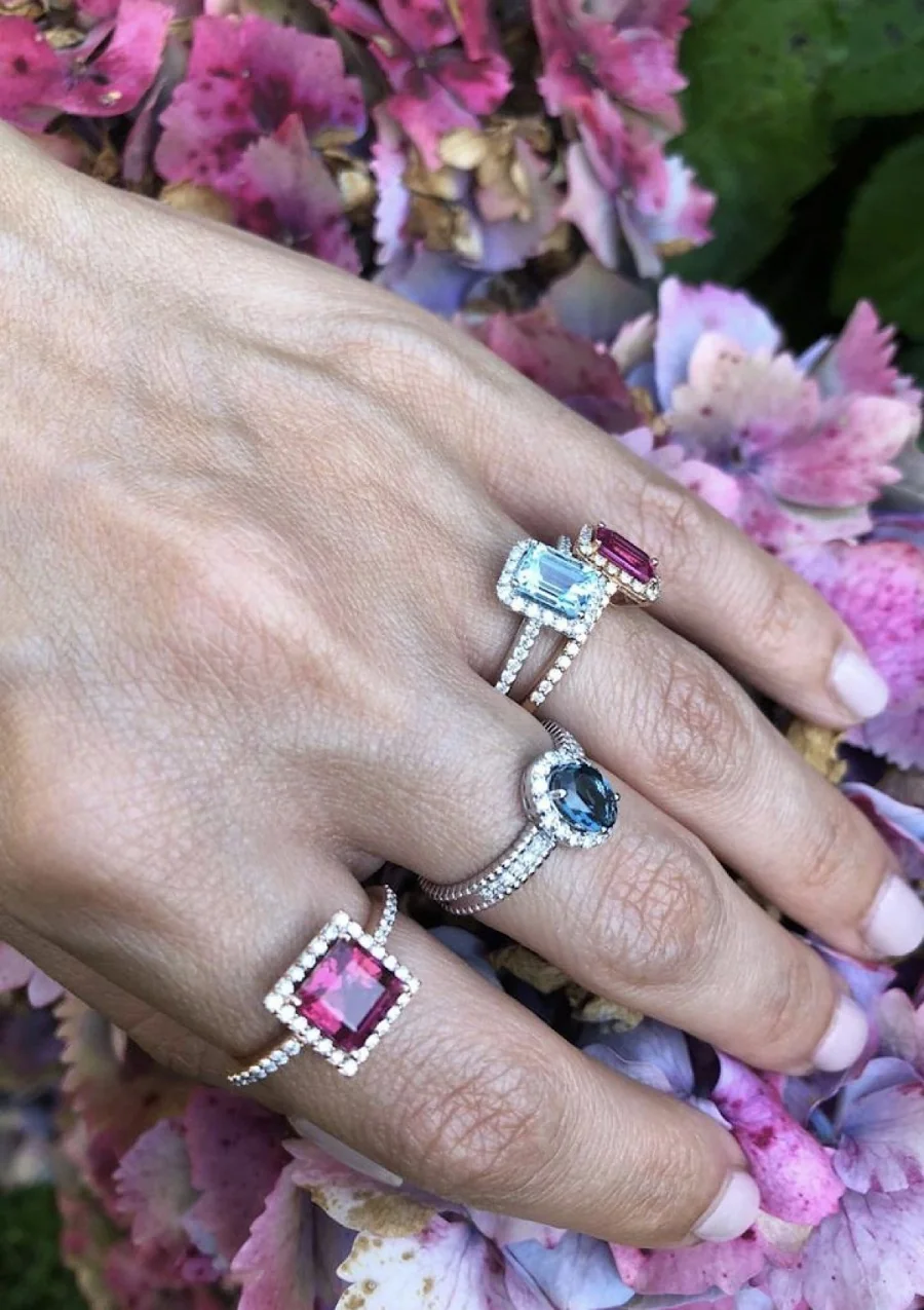 Anel LUCÍA em ouro rosa 18K diamantes e turmalina rosa.