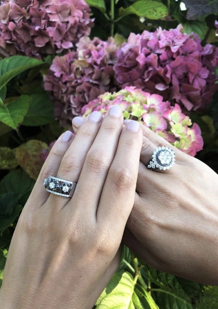 MOONLIGHT 18K white gold with black and white diamonds ring.