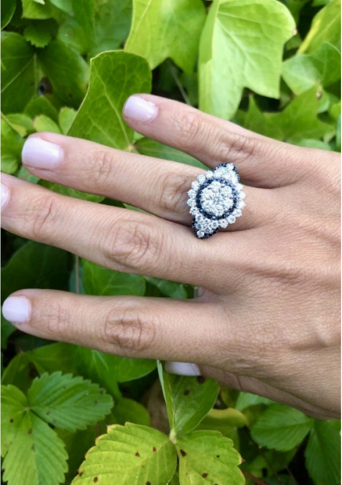 MOONLIGHT 18K white gold with black and white diamonds ring.