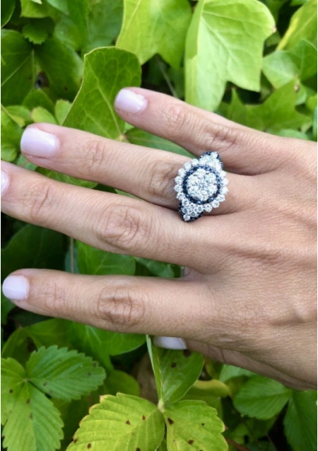 MOONLIGHT 18K white gold with black and white diamonds ring.