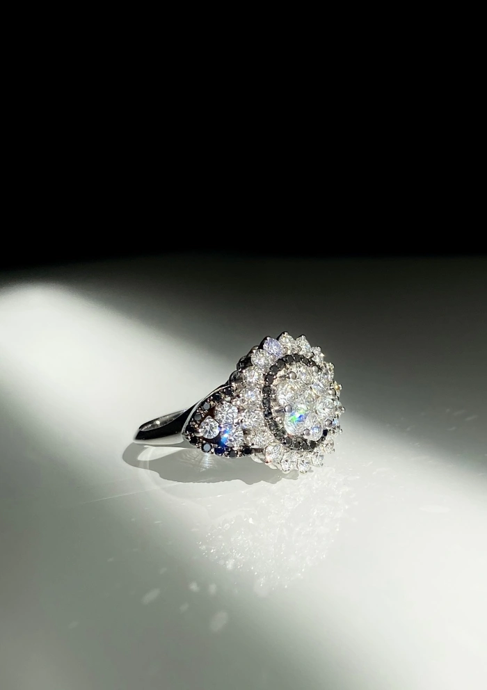MOONLIGHT 18K white gold with black and white diamonds ring.